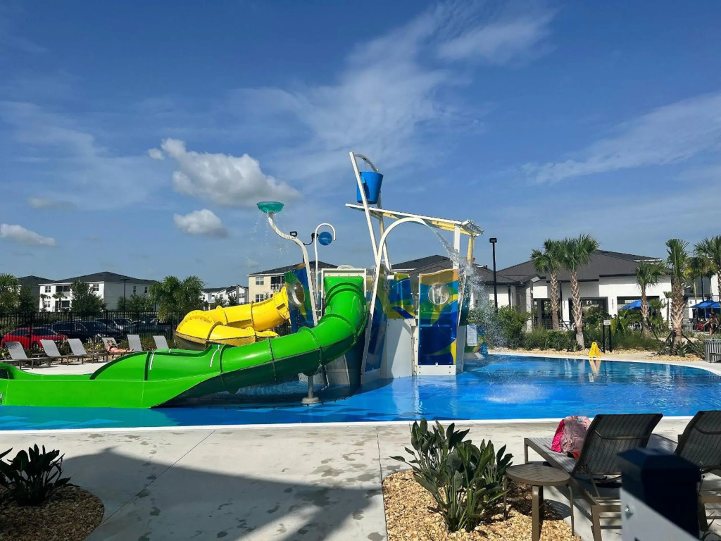 Fascinating 4bedroom townhome, close to Disney