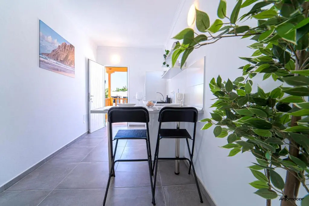 Apartamentos Anjomacar A