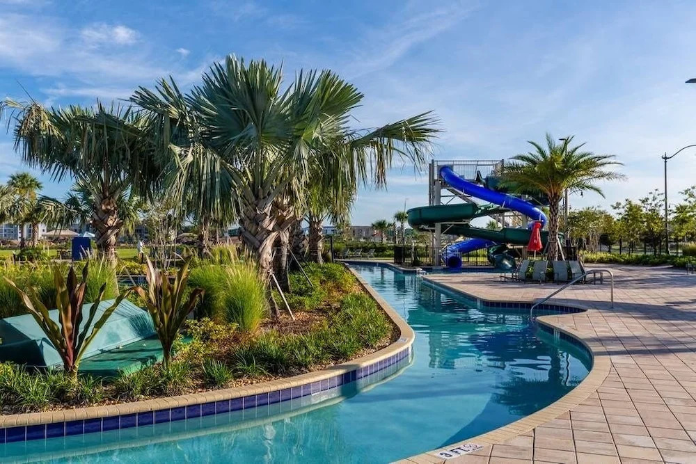 5 bedroom home is ideal for an elegant vacation 5 Villa by RedAwning