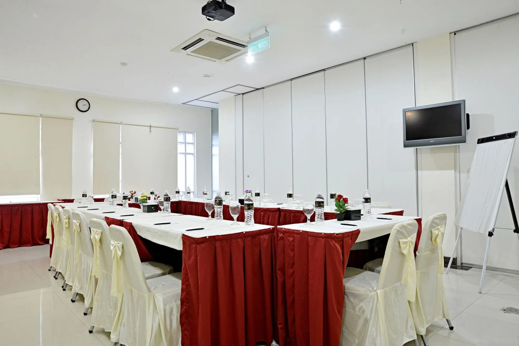 ZEN Rooms Benhil Tondano