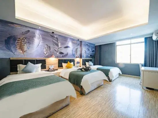 Yuefeng Hotel (Maoming Dianbai West Lake Park)