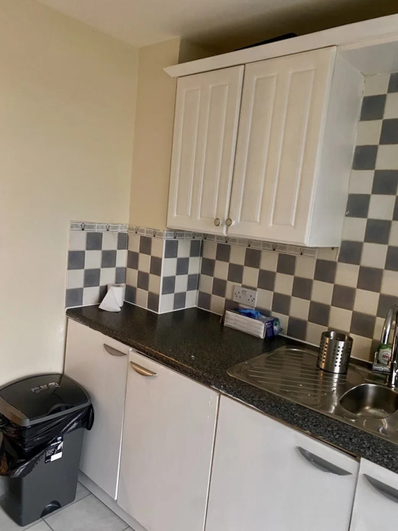 Impeccable 2-bed Apartment in London