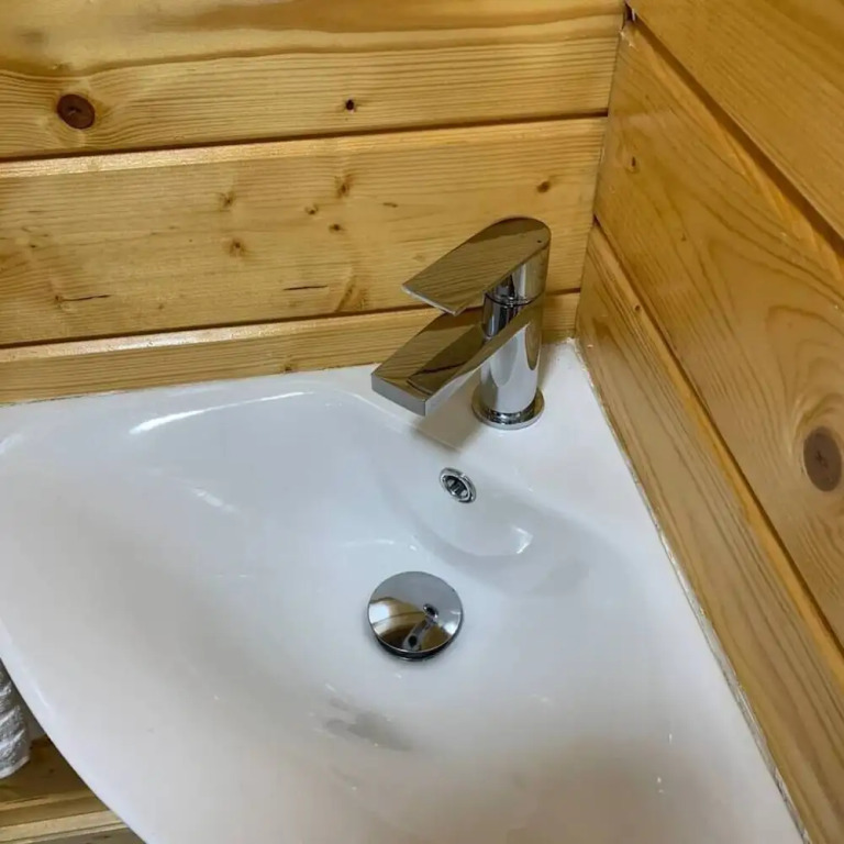 Immaculate cabin 5 mins to Inverness dogs welcome