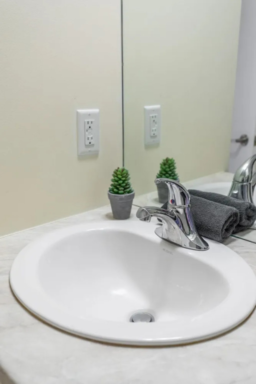 Luxury 1BR Executive Style Condo