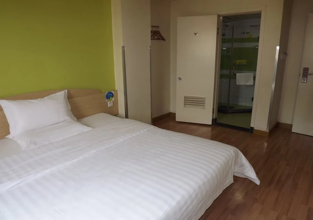 7 Days Inn Shanghai Hongqiao Airport and National Convention Center Branch