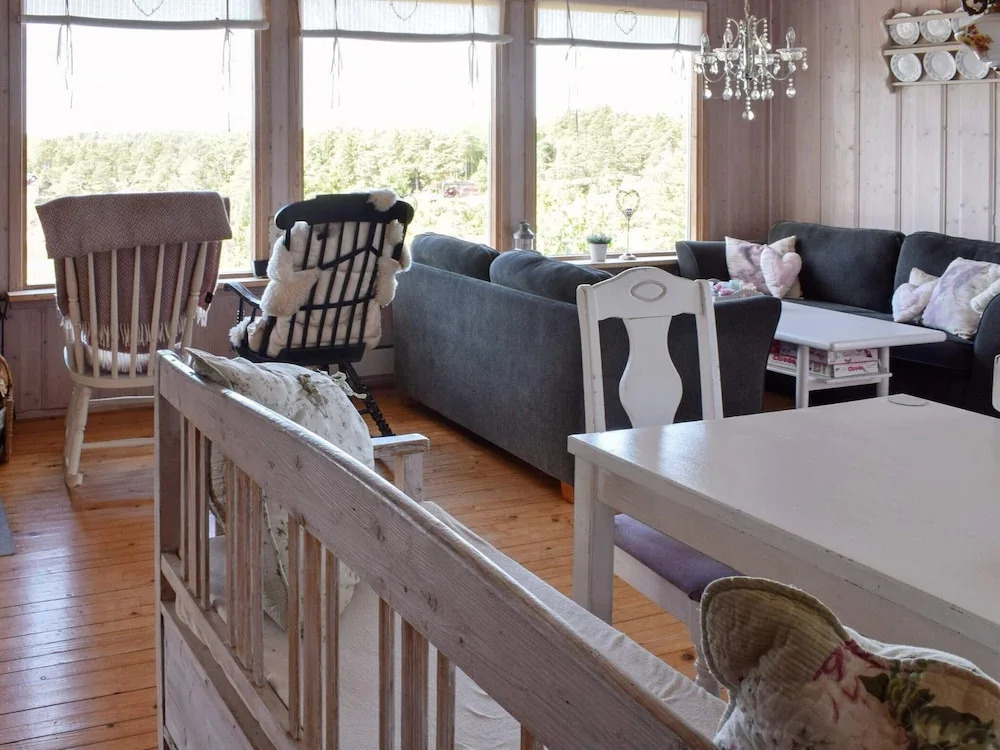8 Person Holiday Home in Berg
