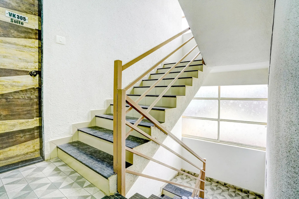 FabHotel Shivsai Suites