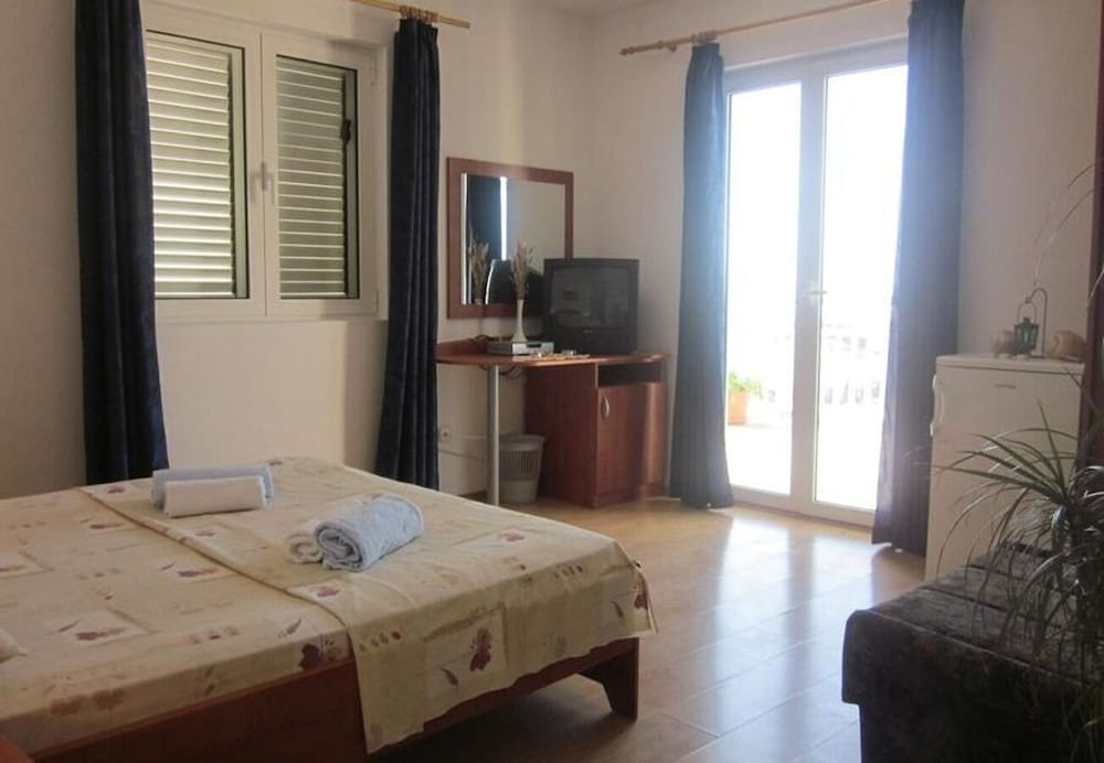 Apartments and Room Dar
