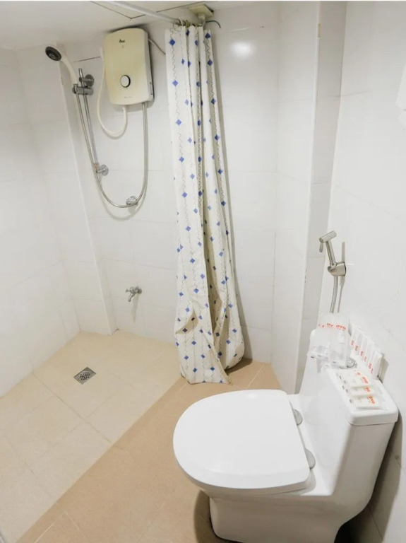 OYO 214 Elles Pension House