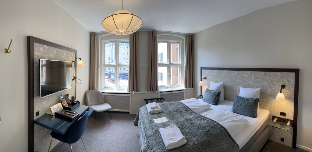 Ascot Hotel