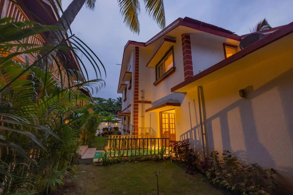 TreeHouse Mars Beach Cottages & Villas