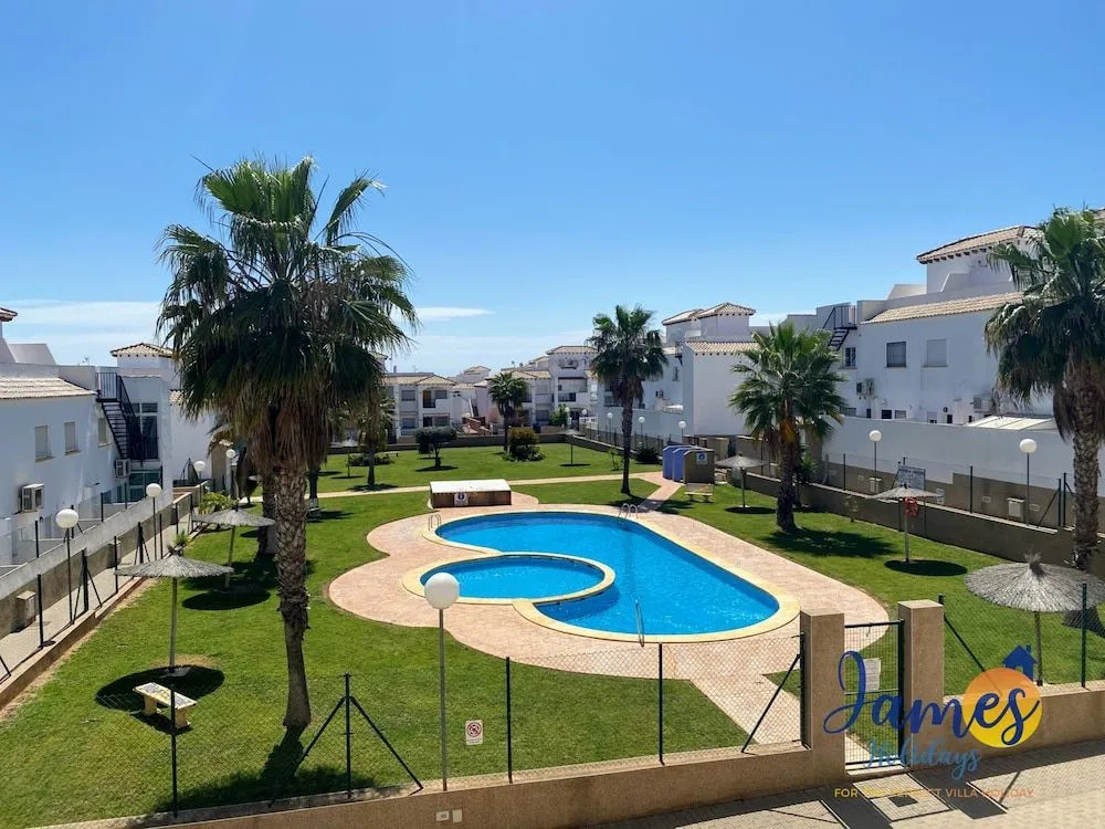La Cinuelica R14, 1st flr apt Overlook Pool L137