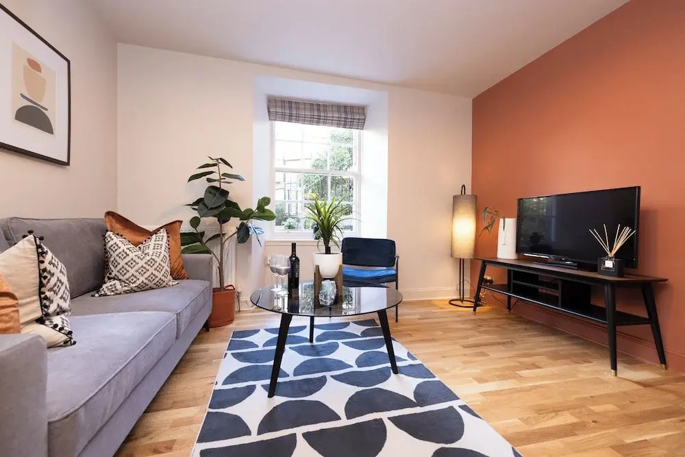 JOIVY Modern 1-bed flat in New Town