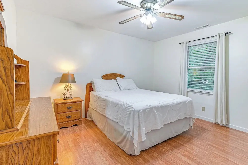 Half Mile to Beach: Murrells Inlet Home w/ Deck!