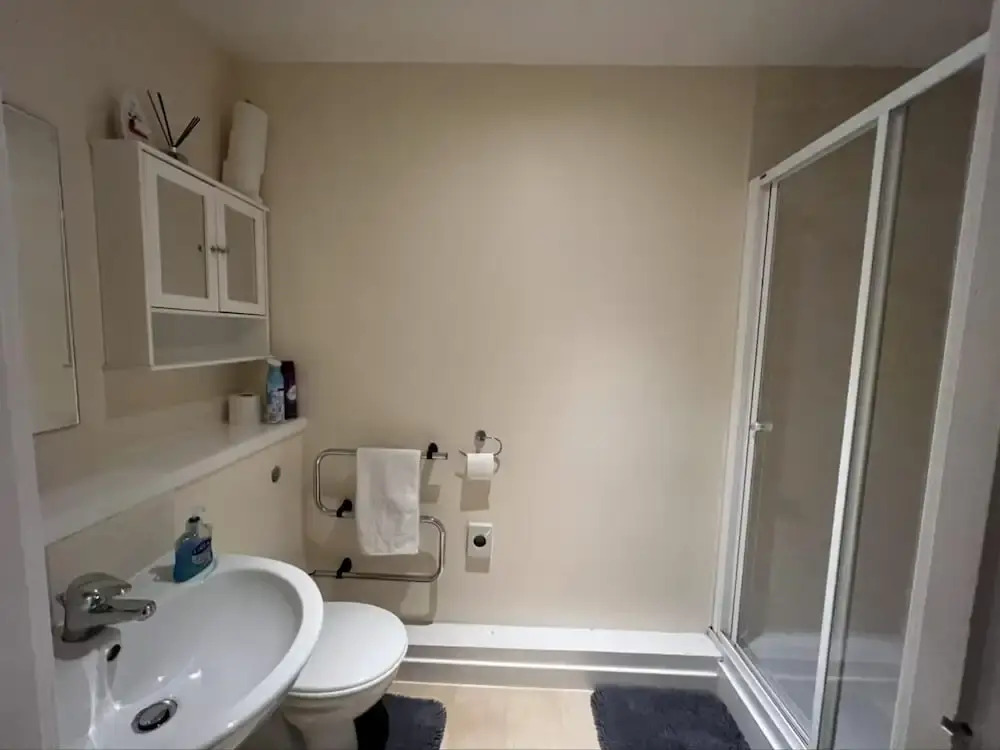 Lovely Twin 2-flats Condo In Aberdeen-no Party