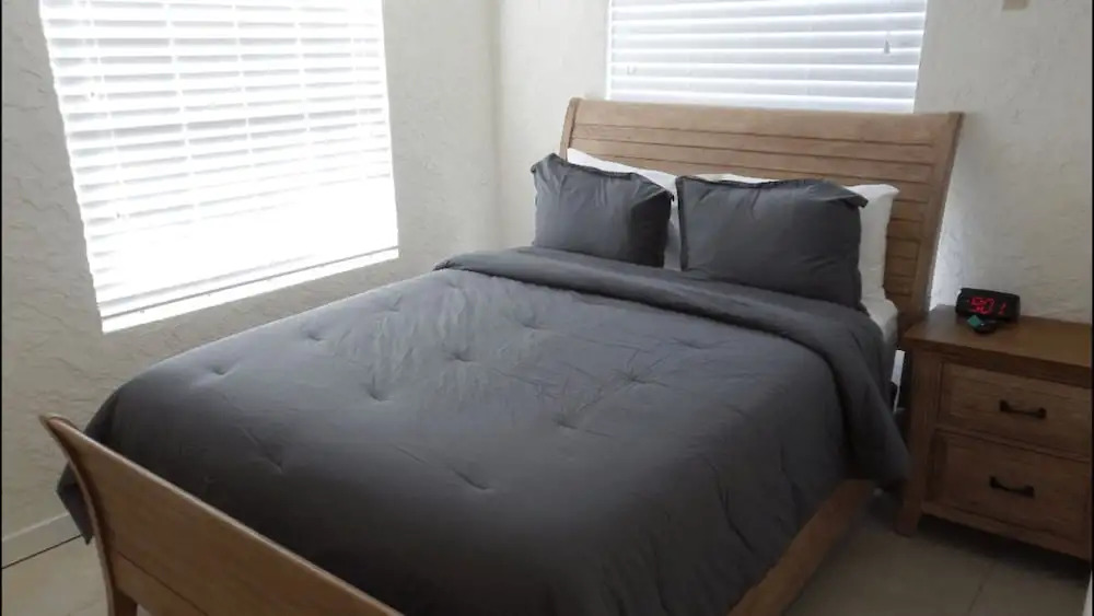 BIMINI LOFTS Across from Big Game club - 1 of 2 furnished apartments