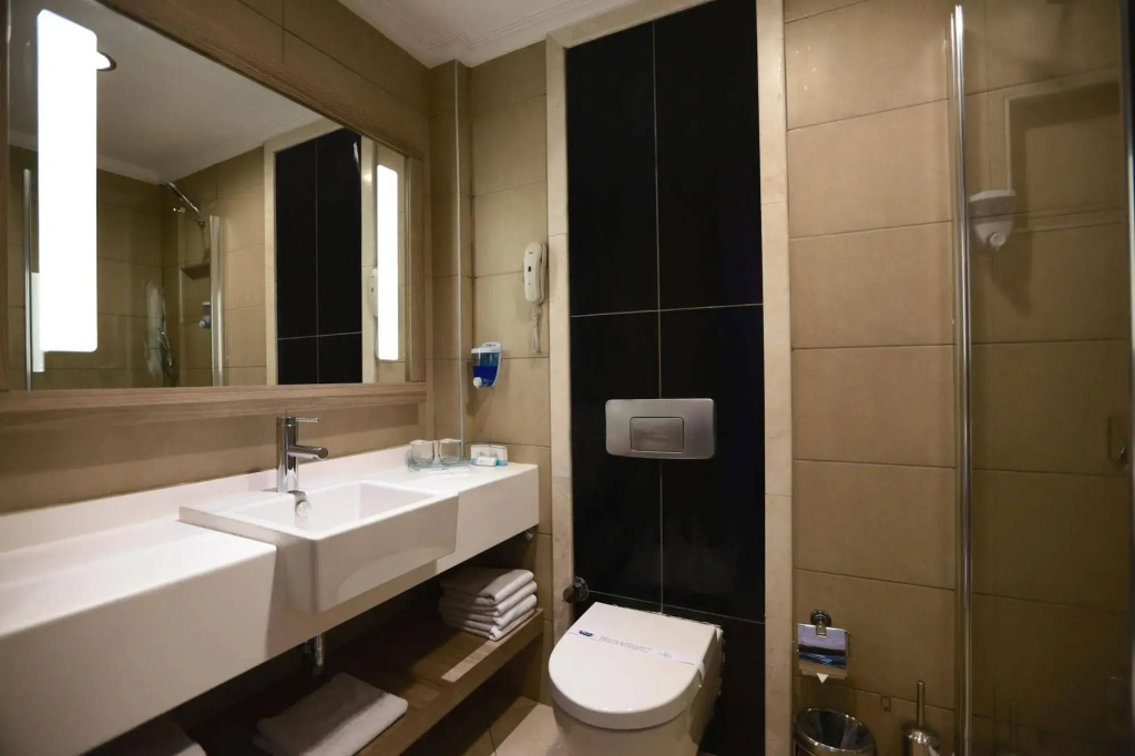Insula Resort & Spa