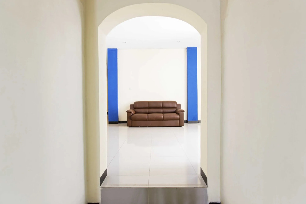 RedDoorz Plus @ Jalan Pemuda Jakarta