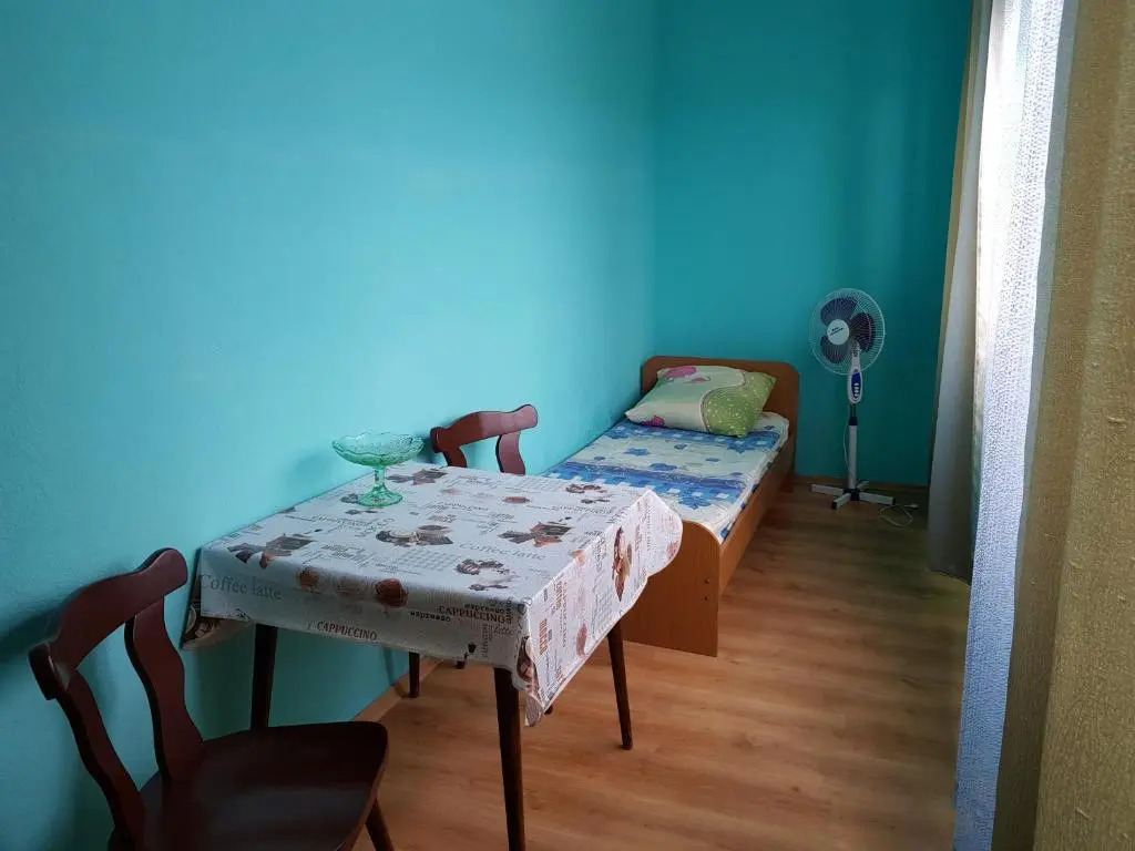 3-h komnatnye apartamenty po ulitse Abazgaa