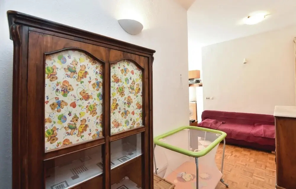 Beautiful Apartment in Pucisca With 1 Bedrooms and Wifi
