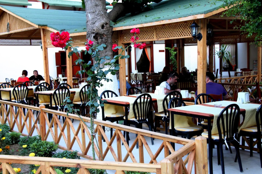 Idyros Hotel