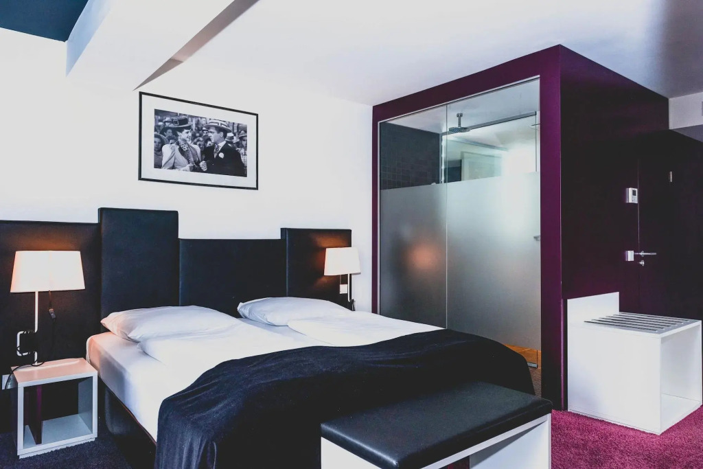 Hotel Bliss