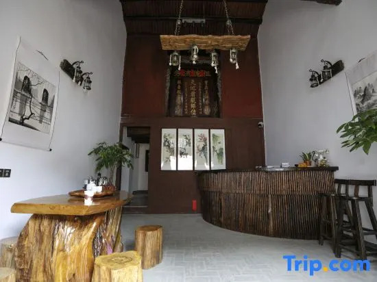 Fengguan Mountain Meilu Village Inn (Yangshuo Yulong River Scenic Area)