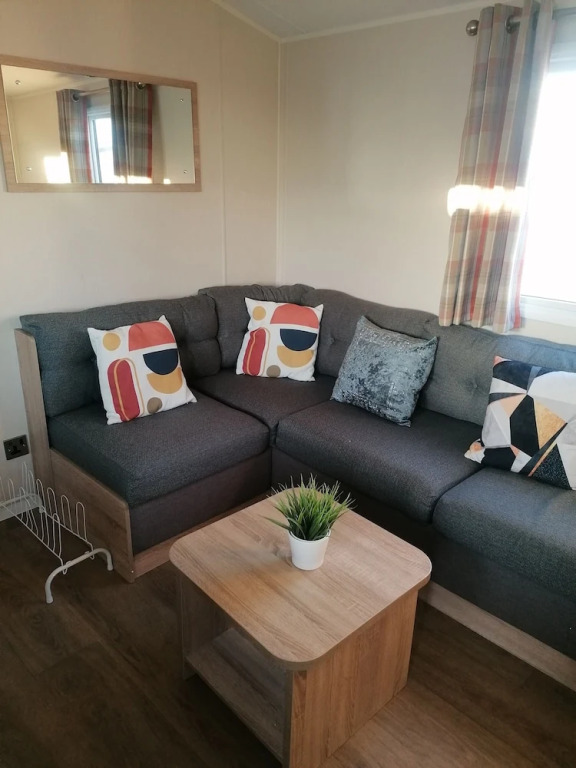 4-bedroom Caravan/static Home in Clacton-on-sea