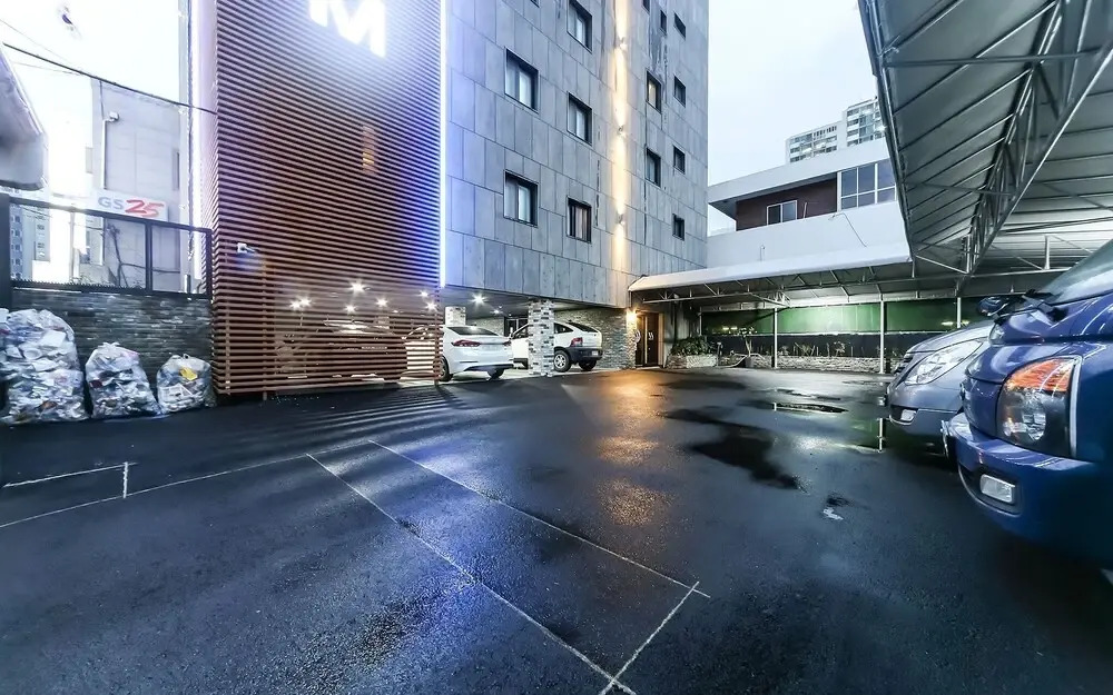 Calm Rest Hotel Masan