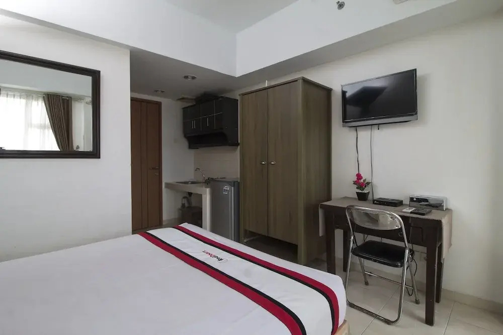 RedDoorz Apartment @ Margonda Residence 3
