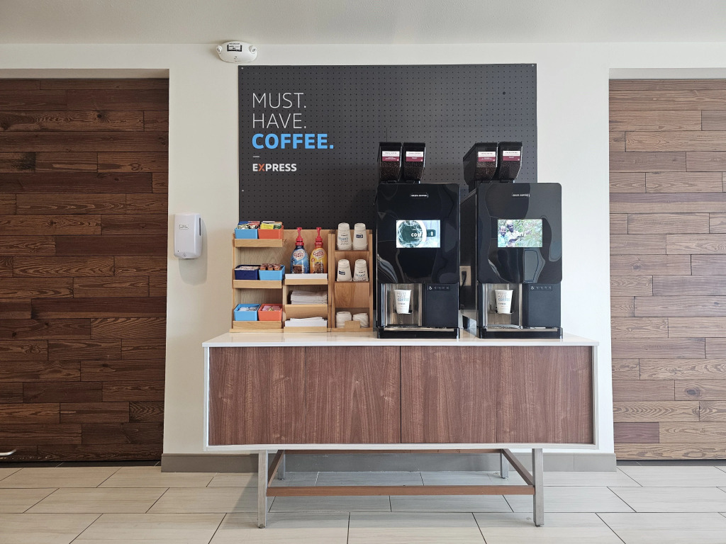 Holiday Inn Express & Suites - Beaver Dam by IHG