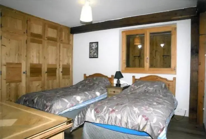 Chalet Grouse