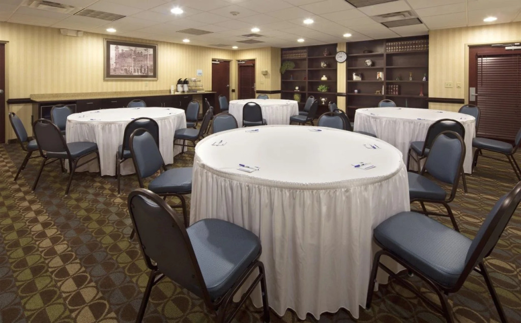 Holiday Inn Express Hotel & Suites- Gadsden by IHG