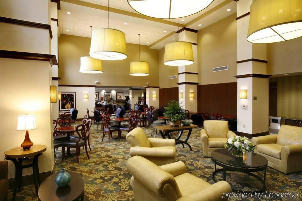 Hampton Inn & Suites Columbus Polaris