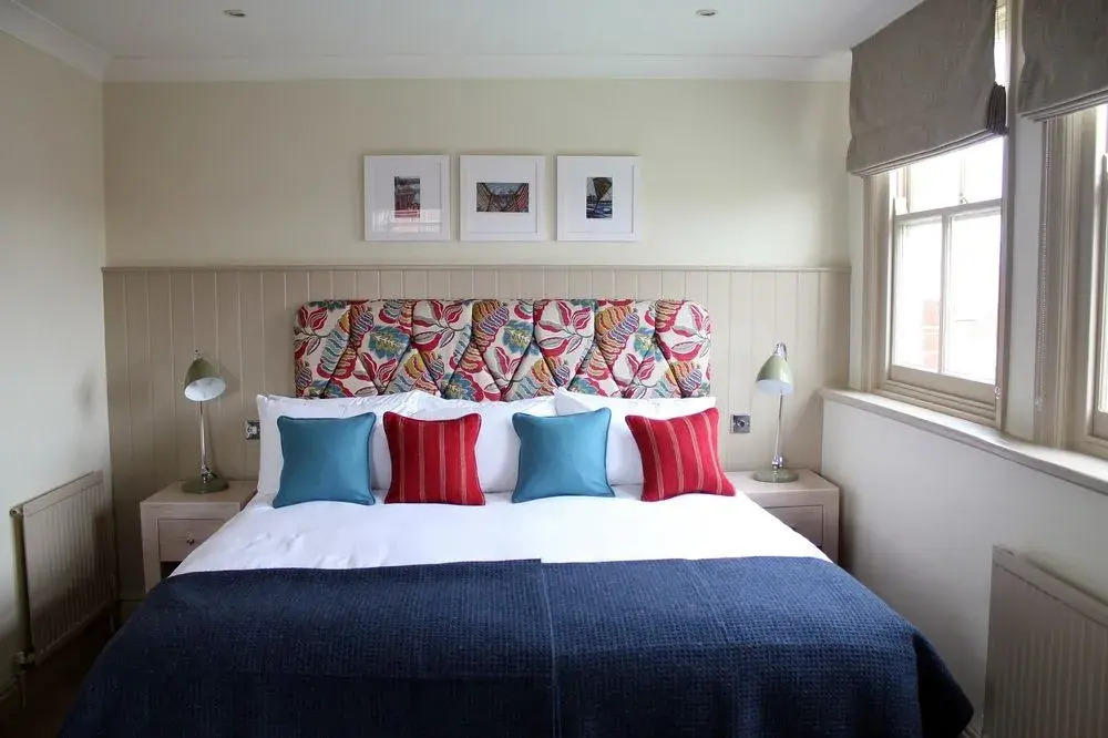 Crown Hotel