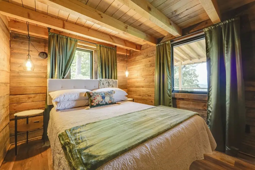 Dreamy Penrose Cabin w/ Panoramic Mountain Views