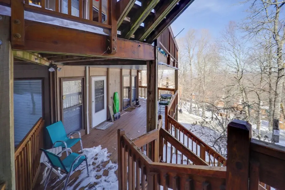 < 1 Mi to Beech Mtn! All-season Outdoor Retreat