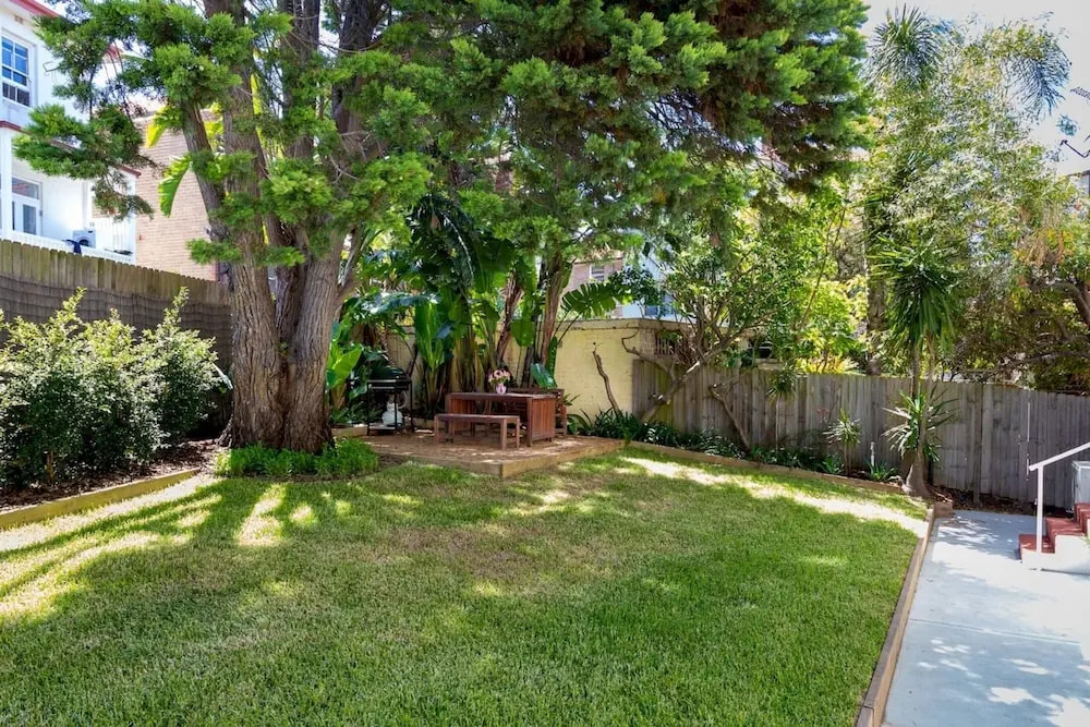 2 Bedroom Garden Apartment by Bondi Beach