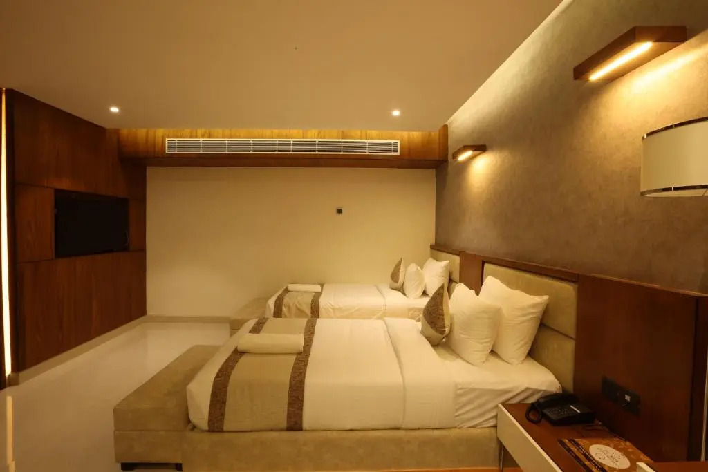 Royal Plaza Suites by RAK Rooms, Mangaluru