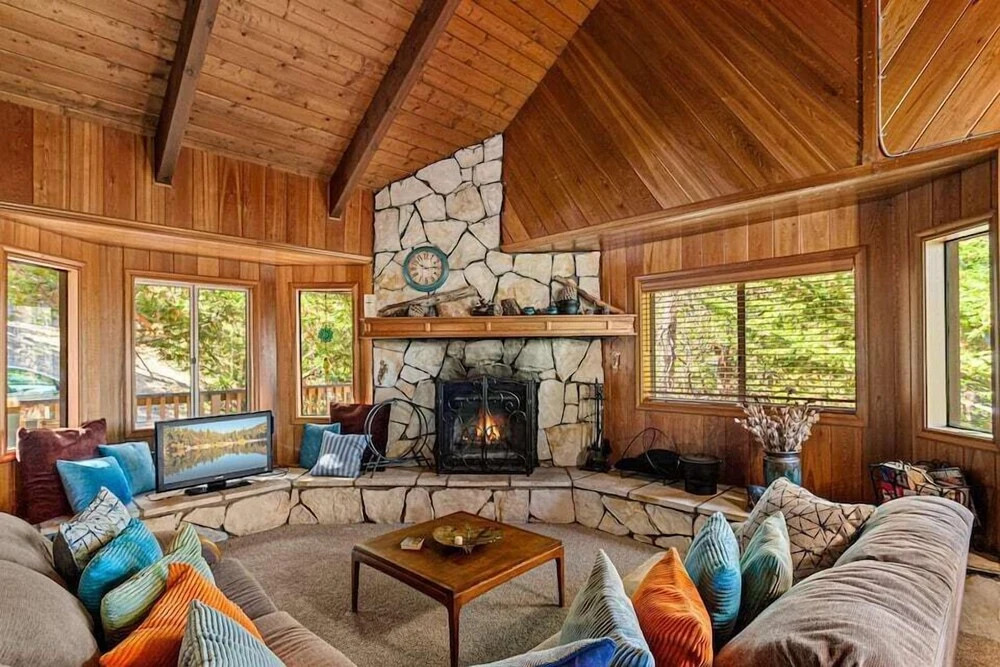 Pioneer Ridge by AvantStay Charming Hide Out Nestled In The Forest With BBQ