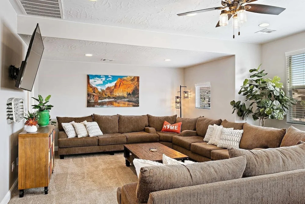 Zion Poolhouse home