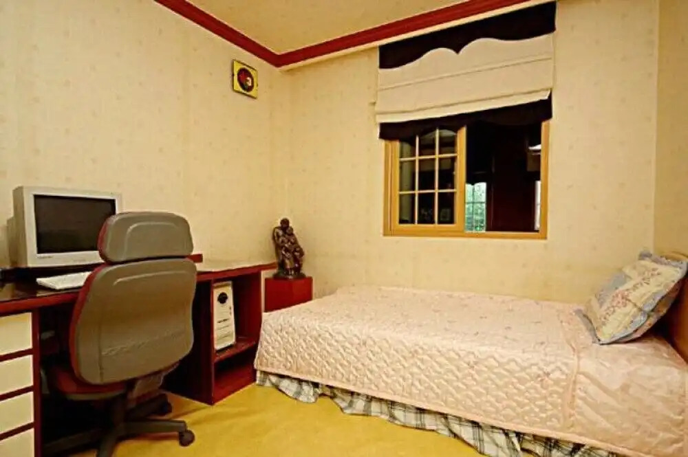 Seasonal Sky Pension