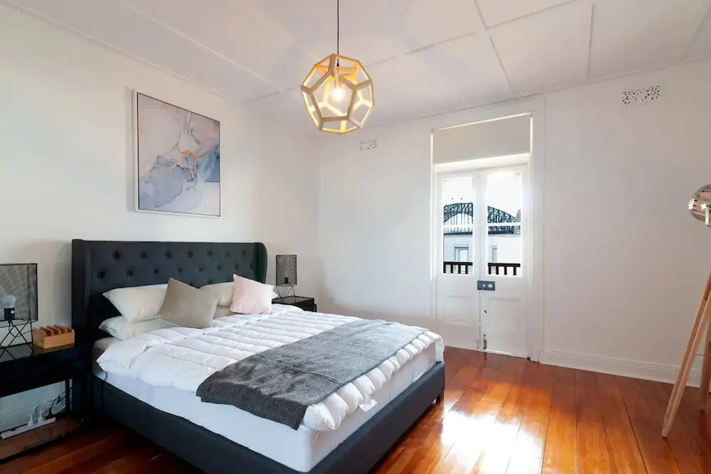 Luxurious Historic Home with Harbour Bridge Views