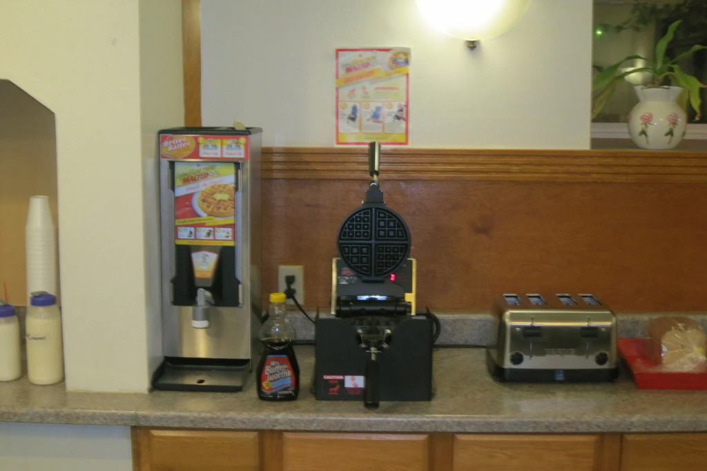 Bay City Inn