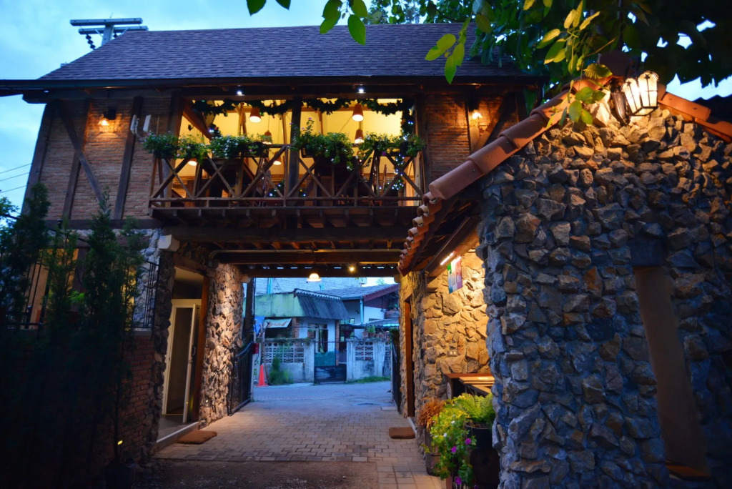 Le Charcoa Hotel