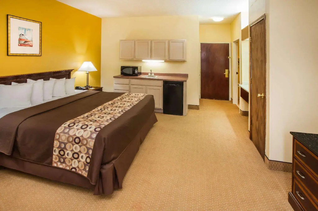 Comfort Inn & Suites Harvey - Chicago Southland