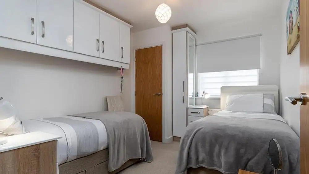 Modern Apartment in Deganwy With Parking