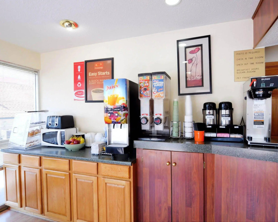 Econo Lodge Near Motor Speedway