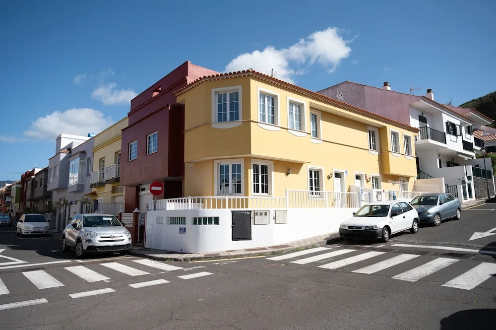 Anik Apartment