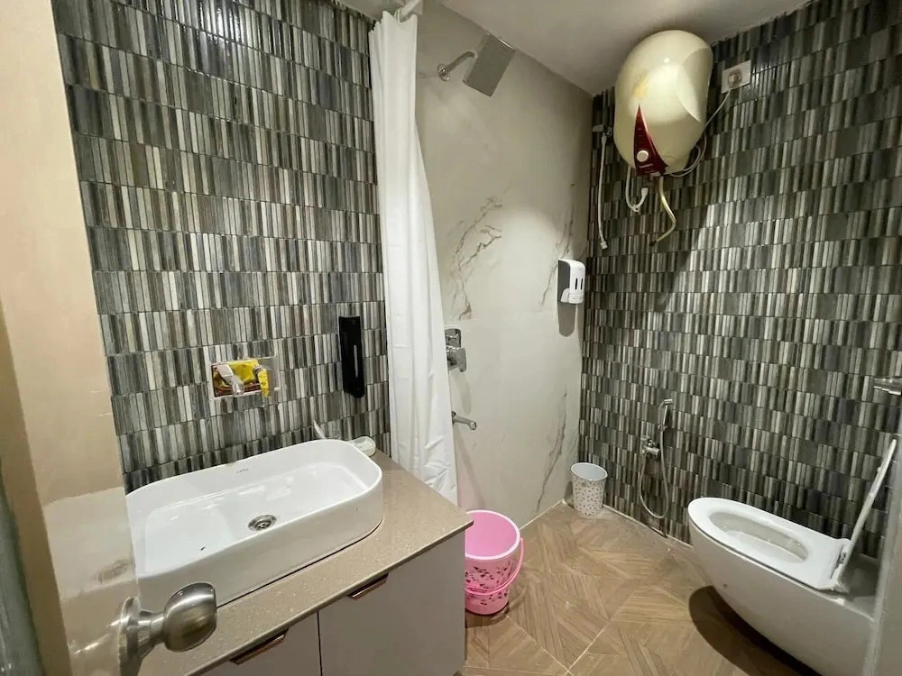Lalit Villa Luxury Geeta Niwas